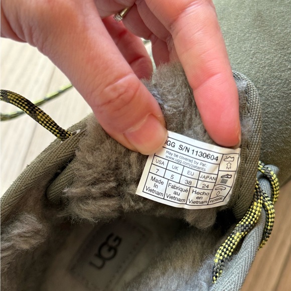 Neumel Heritage Platform Uggs - Picture 7 of 7